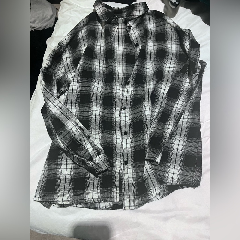 🖤(10 for $10) Black and White Plaid Flannel Shirt